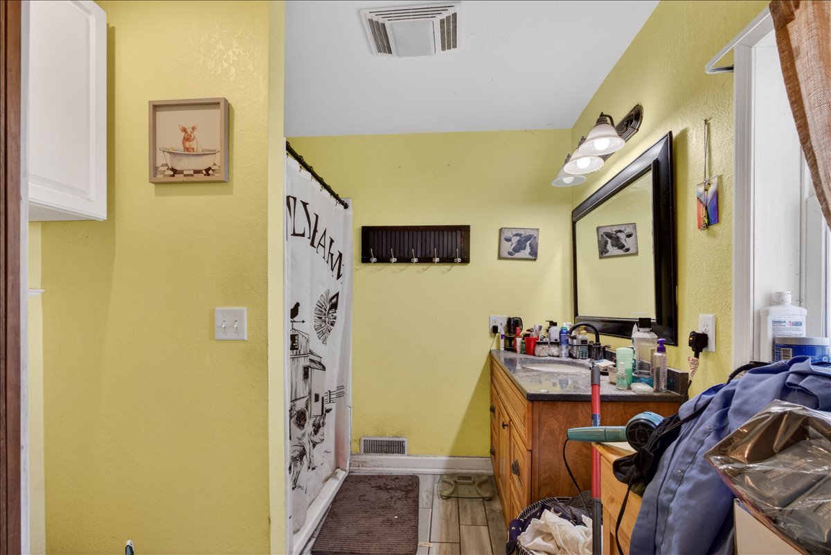 10112 E High Road Property Photo 15