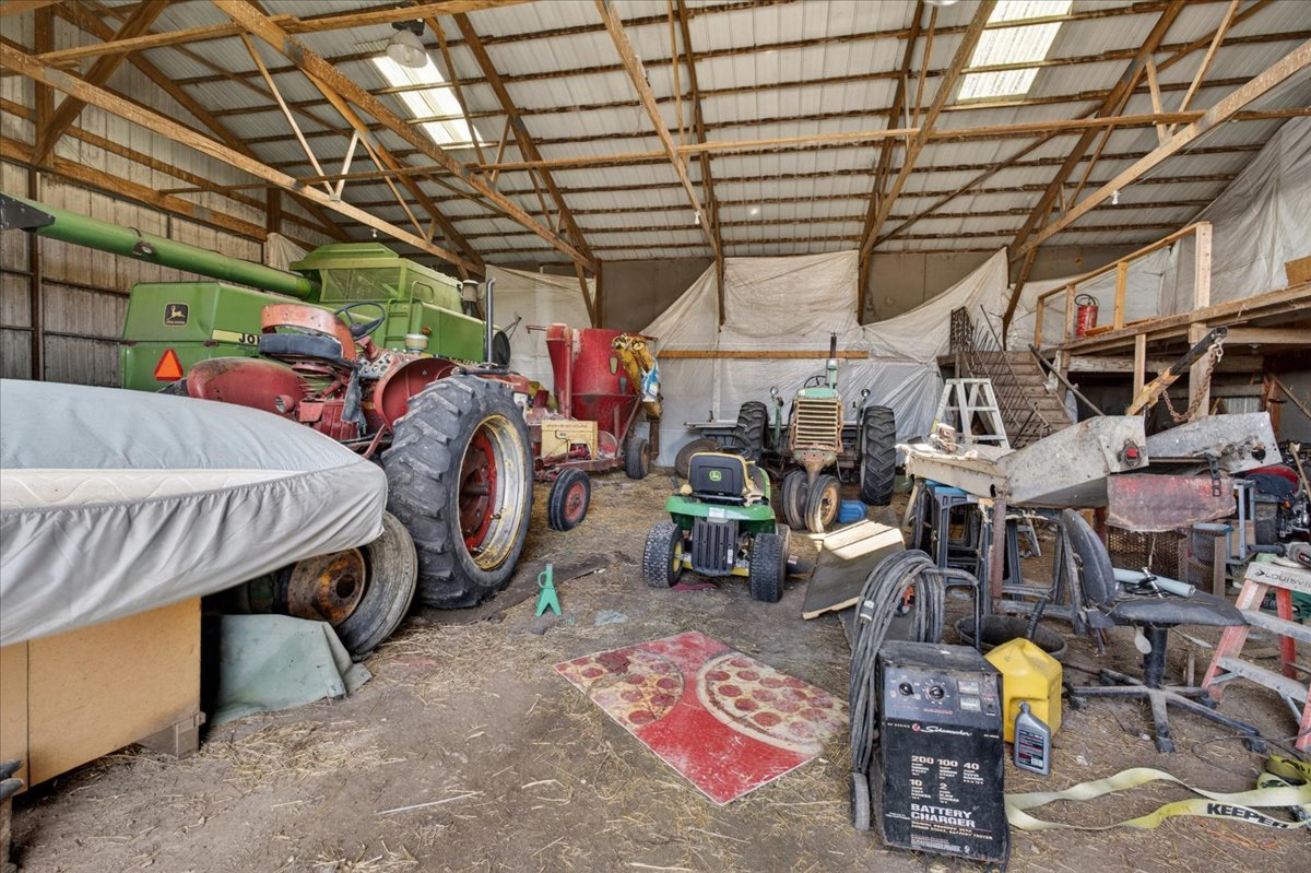 10112 E High Road Property Photo 25