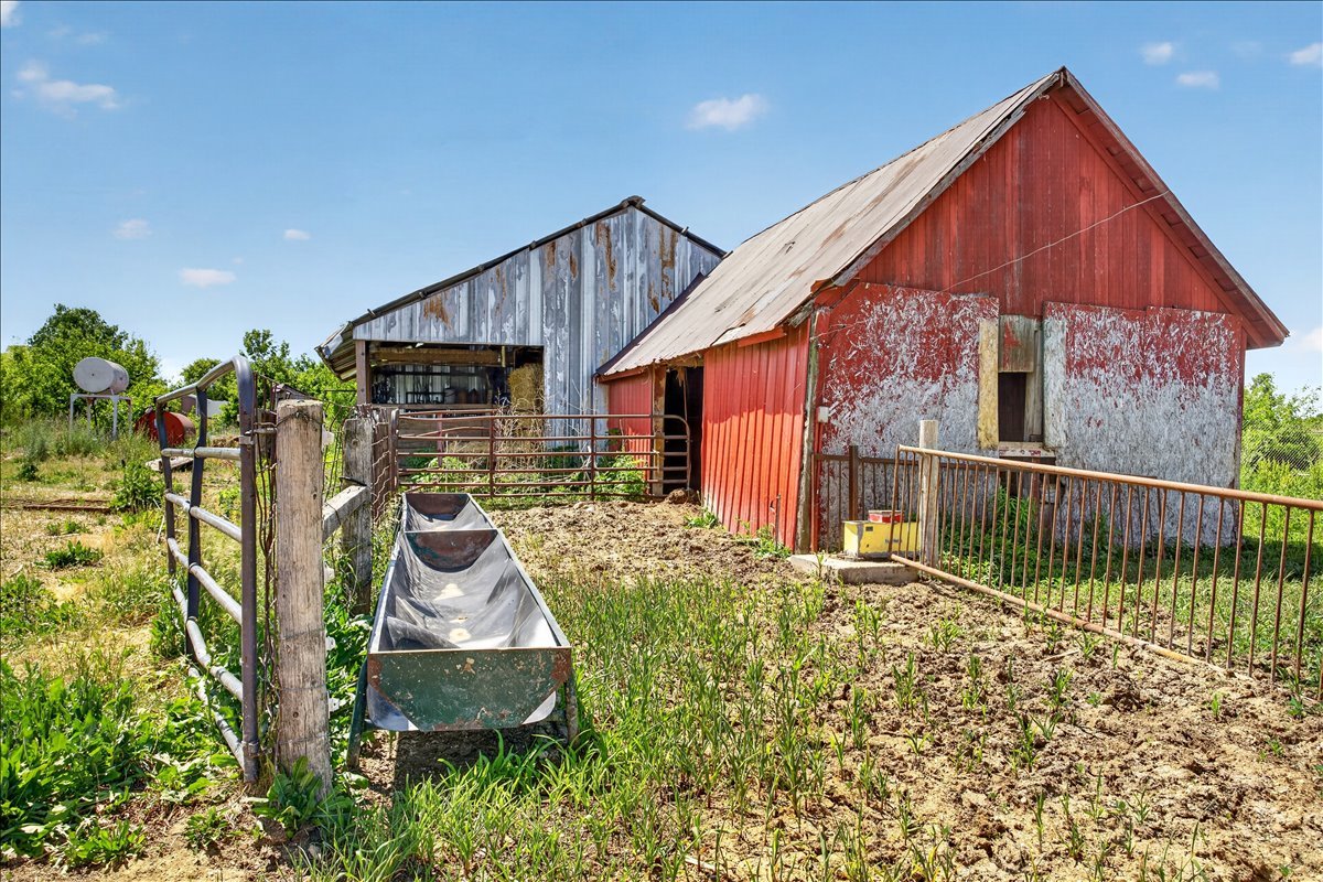 10112 E High Road Property Photo 32