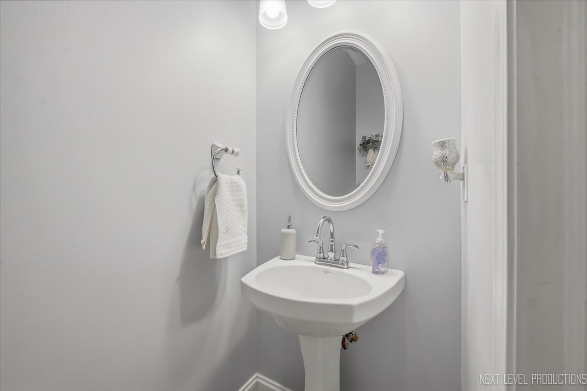 39w435 W Mallory Drive Property Photo 11