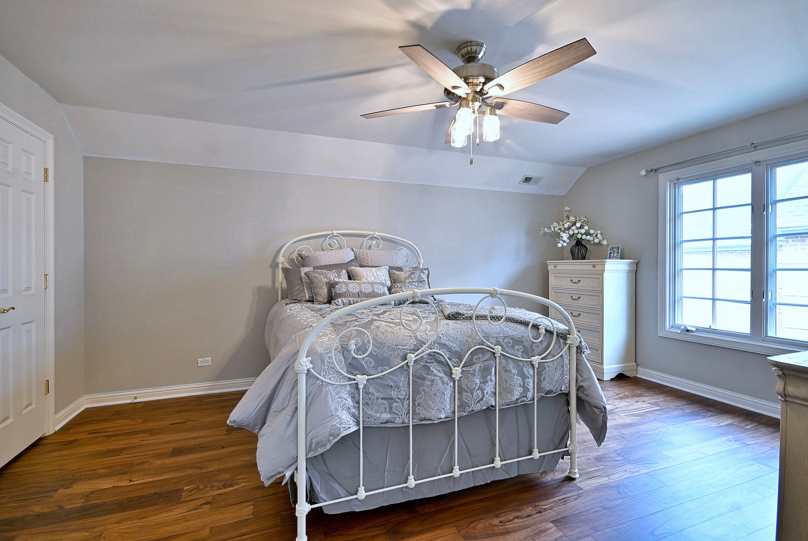155 S Chandler Avenue Property Photo 45