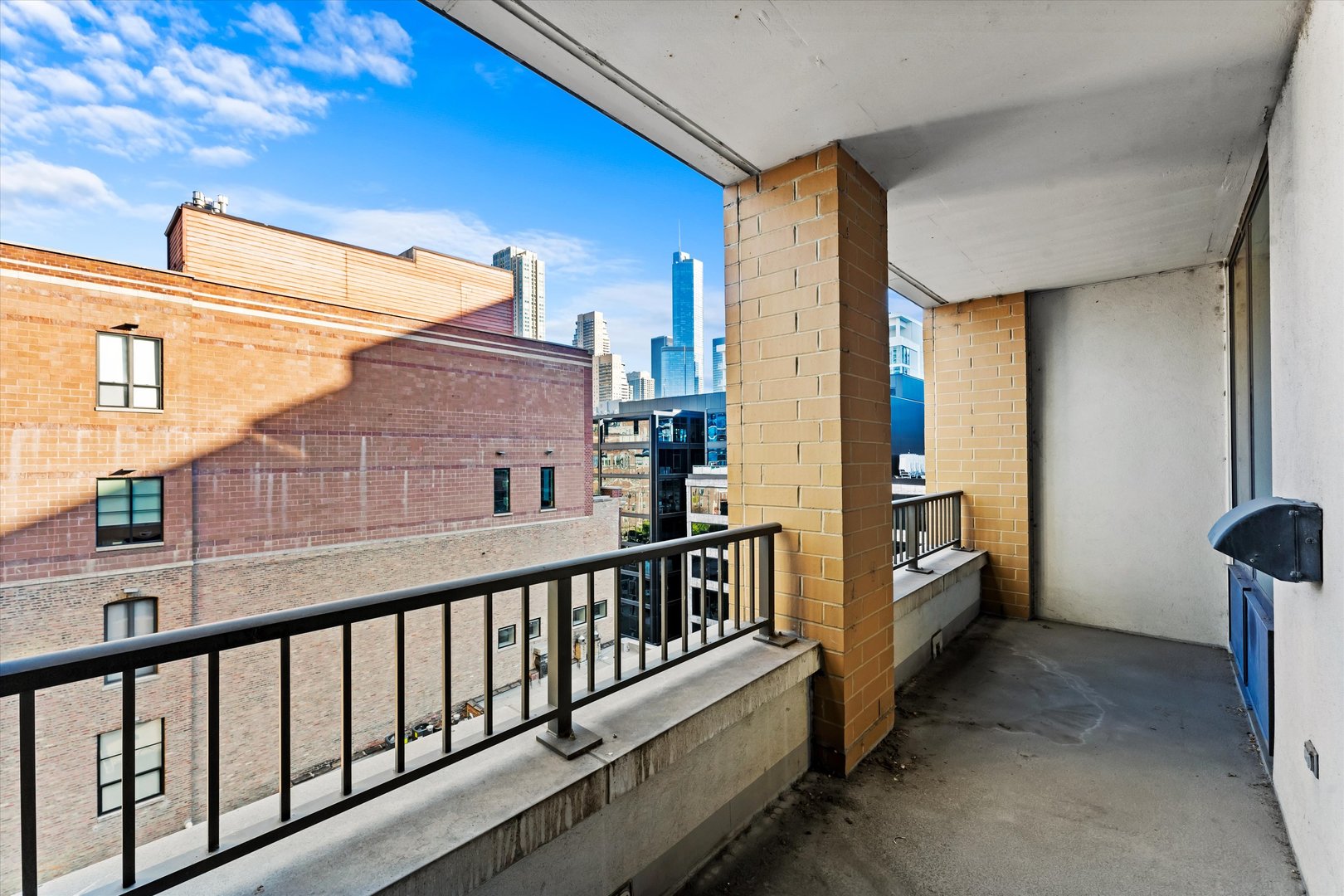 707 N Wells Street 703 Property Photo 5