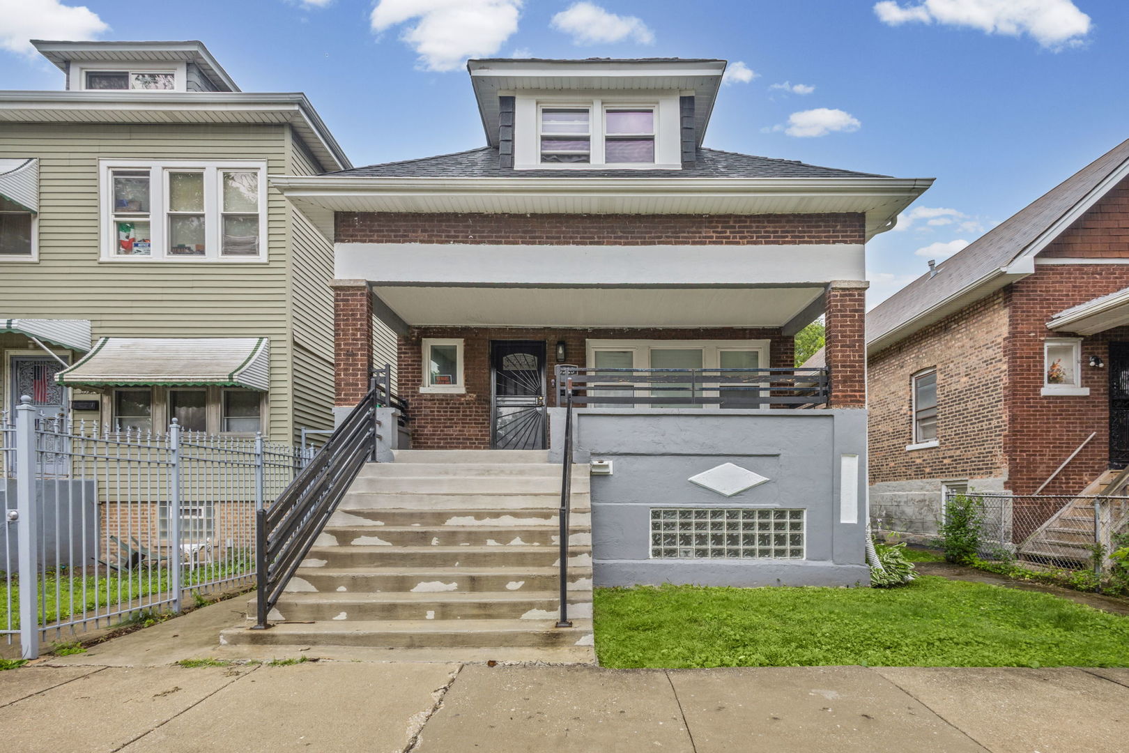 8523 S Colfax Avenue Property Photo 1