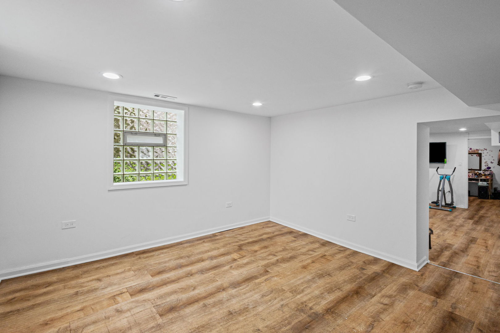 8523 S Colfax Avenue Property Photo 19