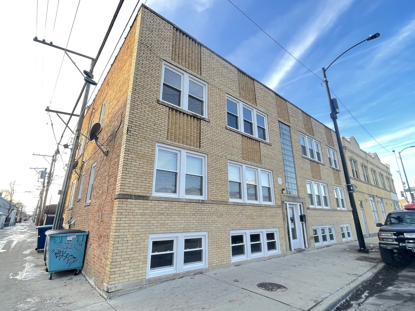 2748 N Austin Avenue Property Photo 1