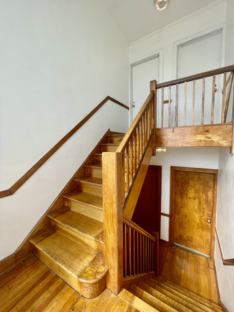 2748 N Austin Avenue Property Photo 4
