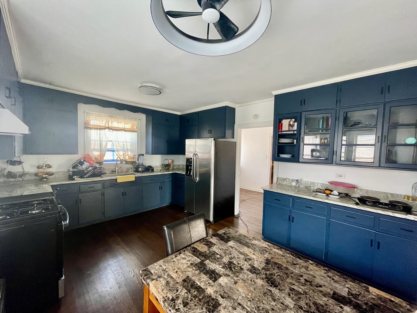 2748 N Austin Avenue Property Photo 6