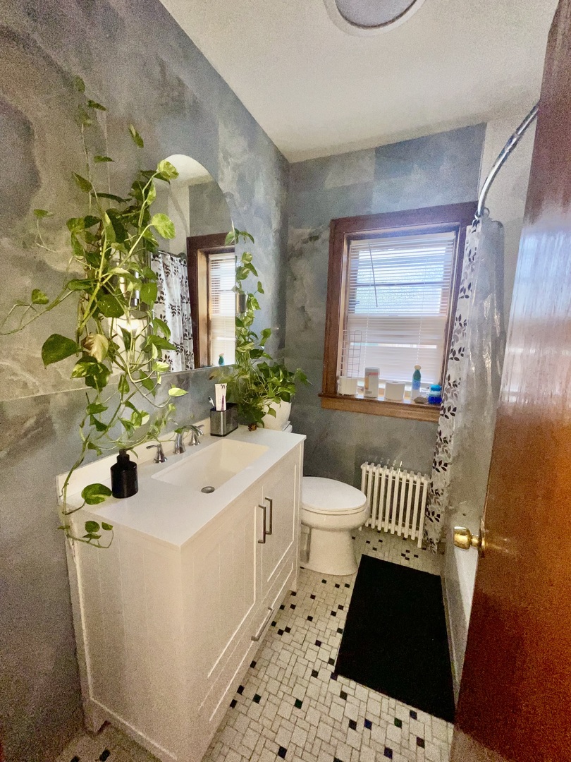 2748 N Austin Avenue Property Photo 9