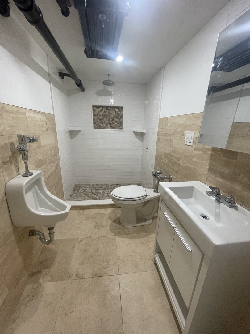 2748 N Austin Avenue Property Photo 15