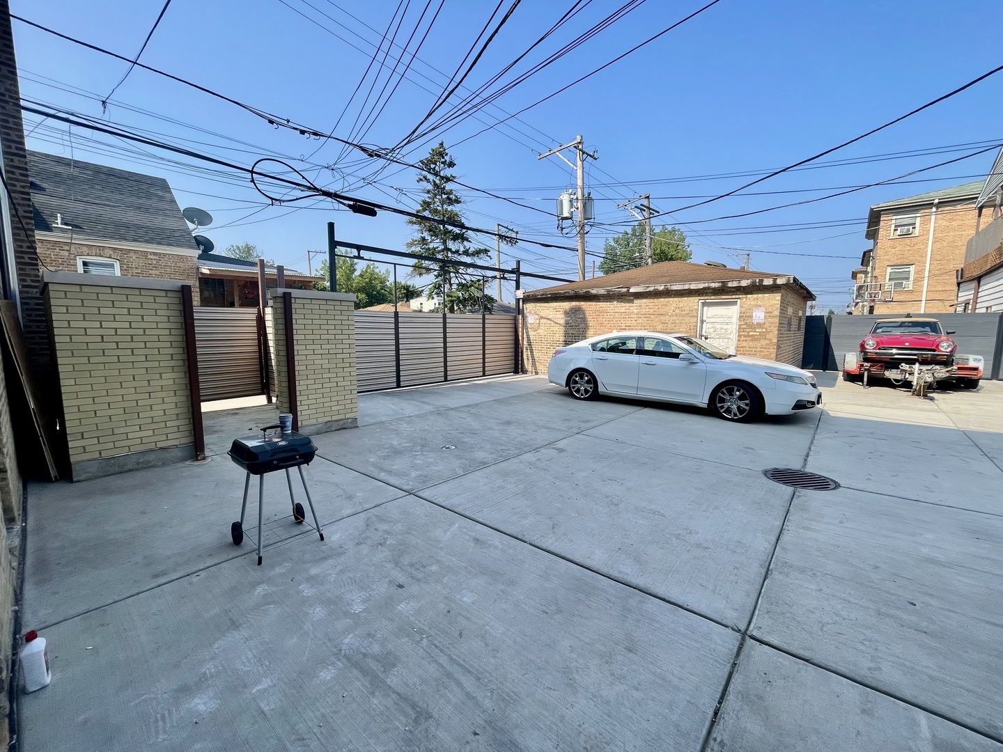 2748 N Austin Avenue Property Photo 22