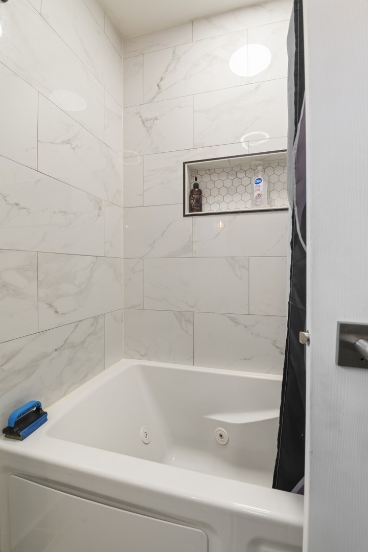 12617 Ventura Boulevard Property Photo 18