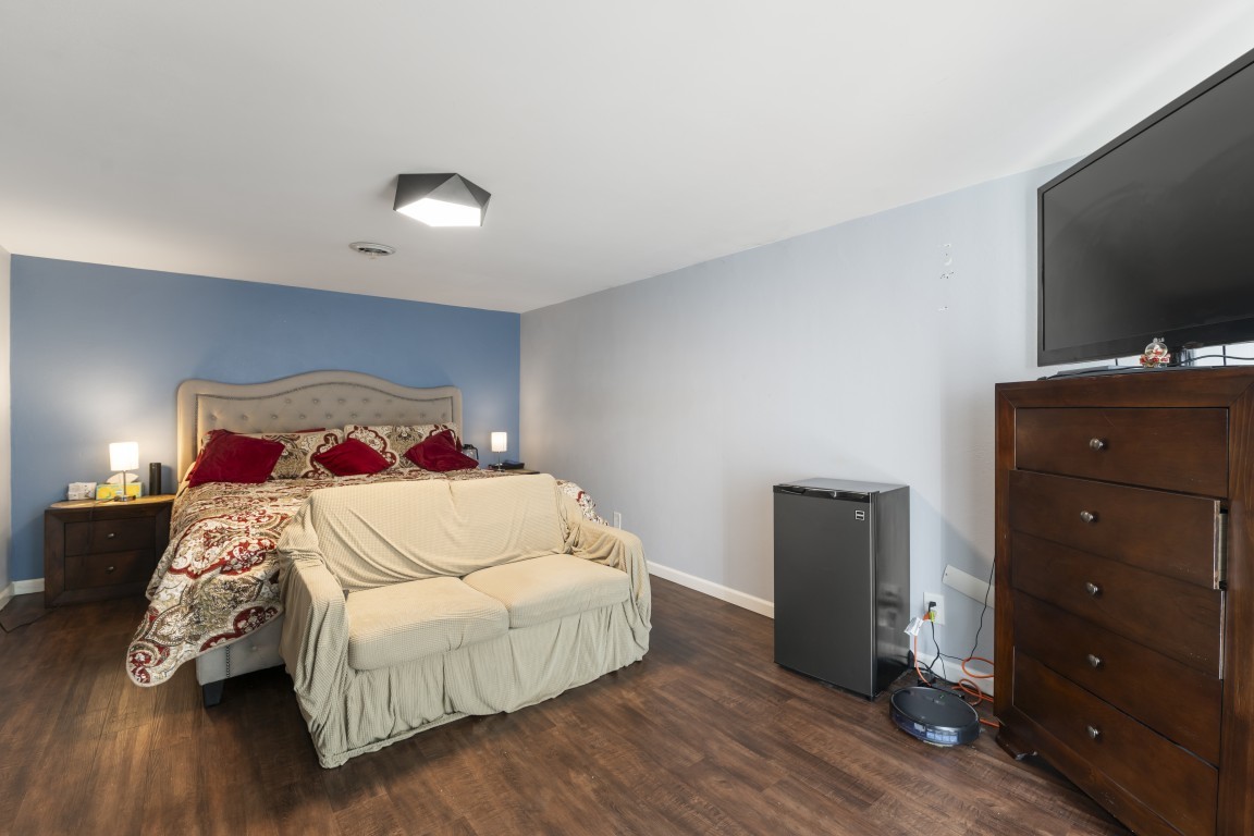 12617 Ventura Boulevard Property Photo 22