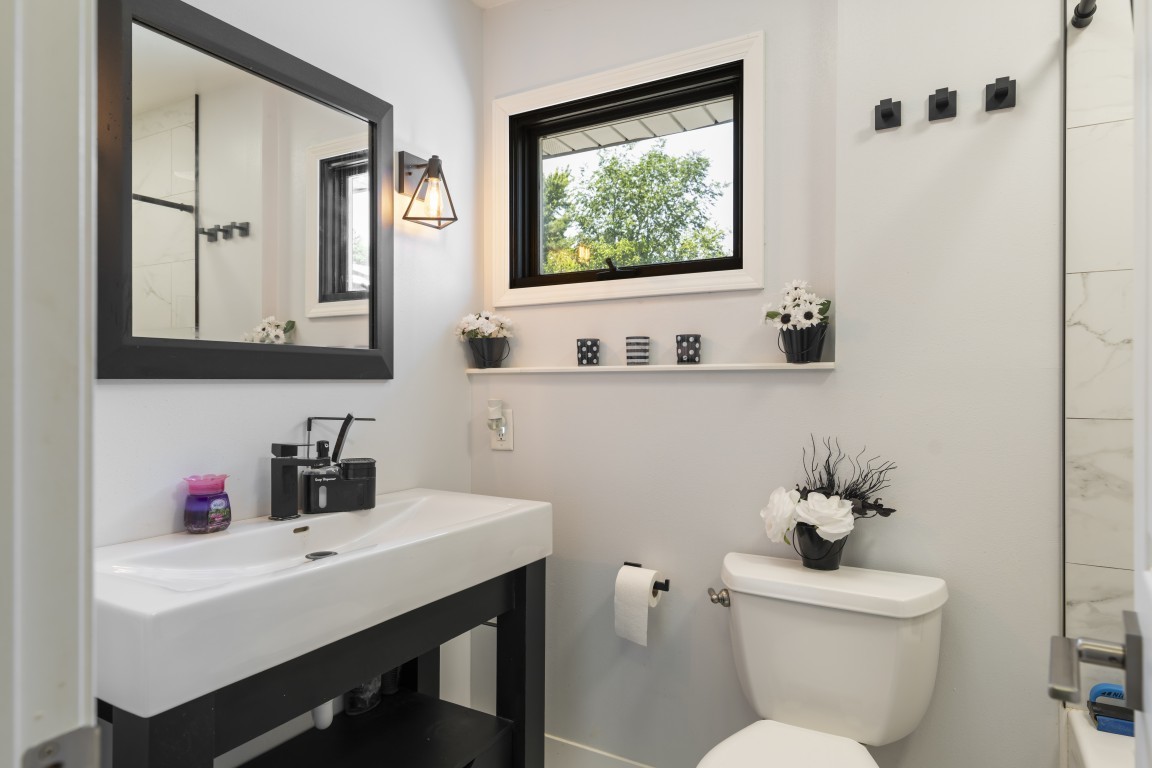 12617 Ventura Boulevard Property Photo 26