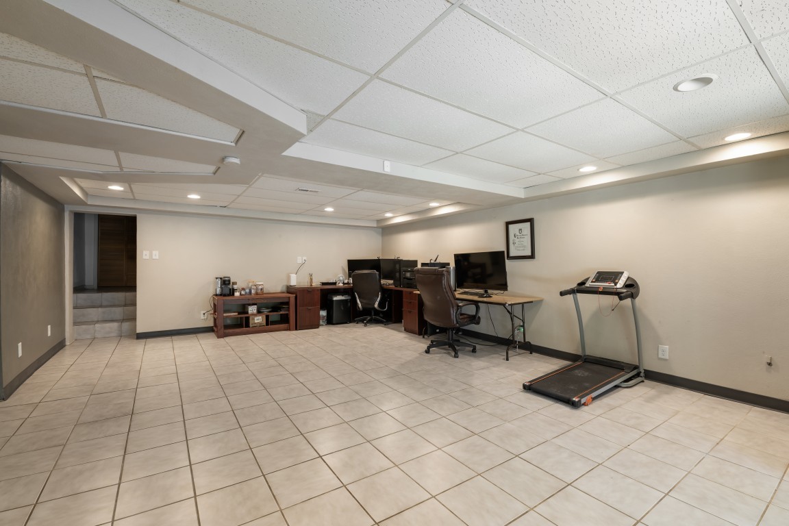 12617 Ventura Boulevard Property Photo 30