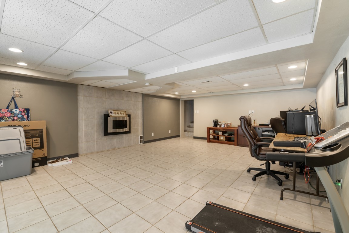 12617 Ventura Boulevard Property Photo 31