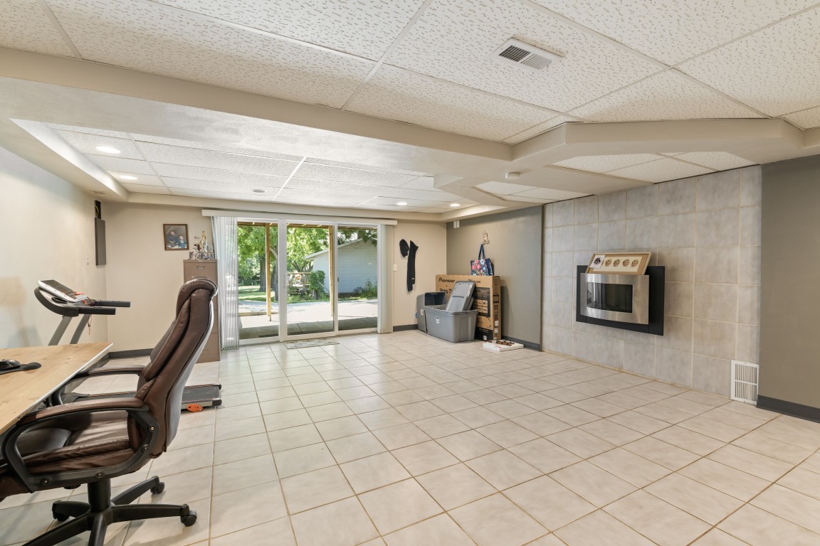 12617 Ventura Boulevard Property Photo 32