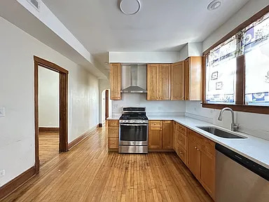 5433 S Millard Avenue Property Photo 5