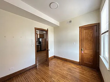 5433 S Millard Avenue Property Photo 7