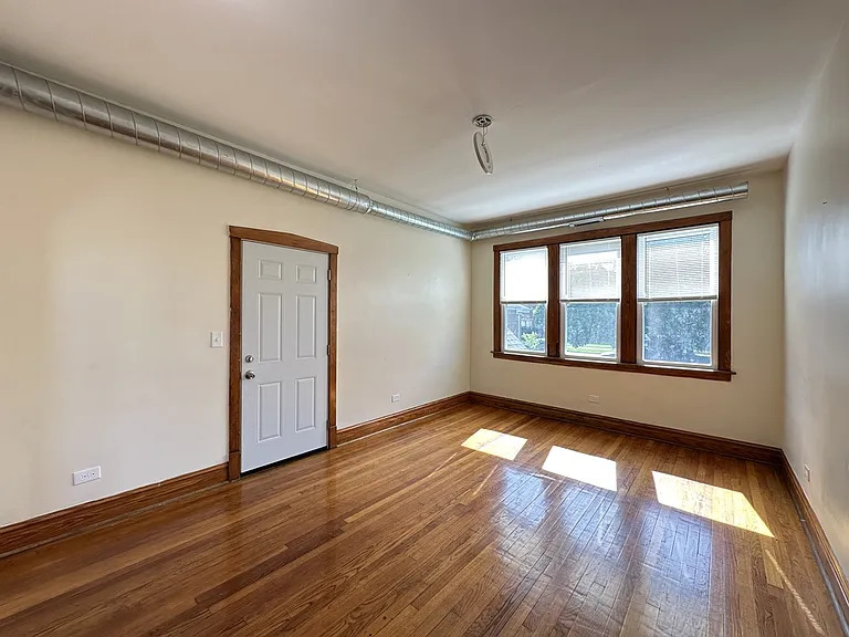 5433 S Millard Avenue Property Photo 14