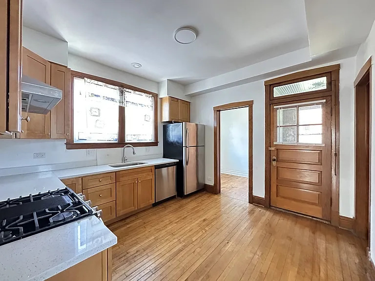 5433 S Millard Avenue Property Photo 18