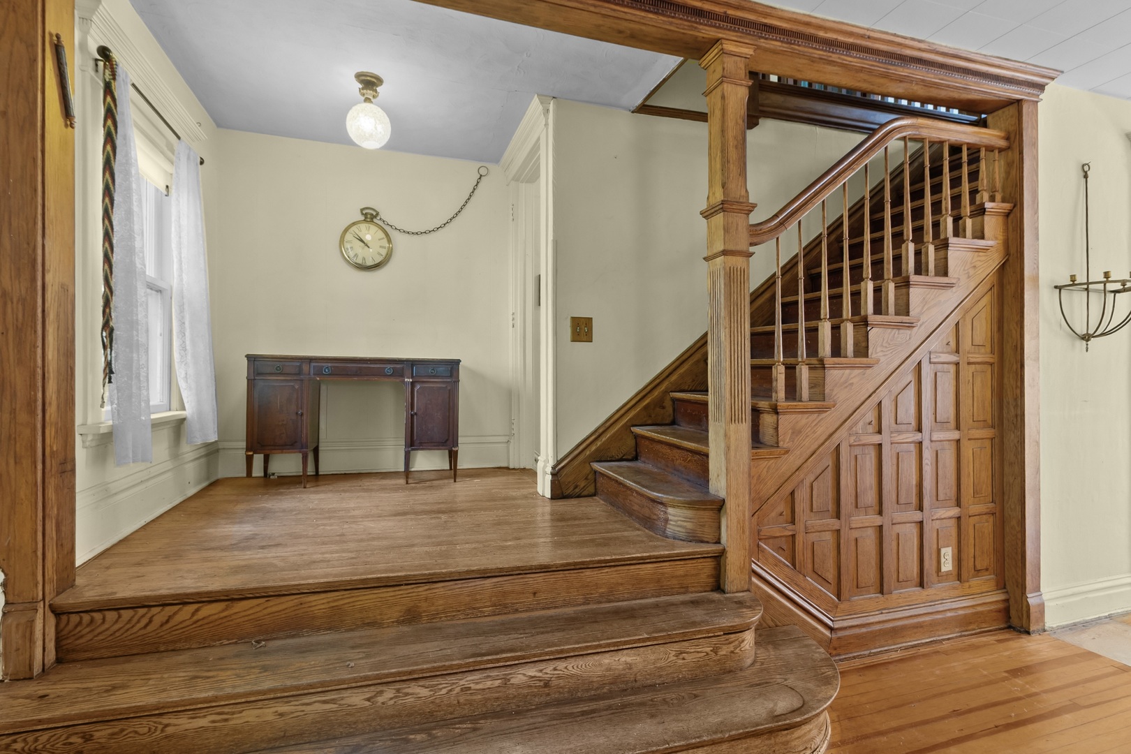 370 Lincoln Avenue Property Photo 7
