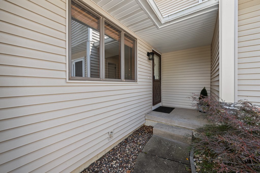 3283 Johnathan Avenue 3283 Property Photo 2