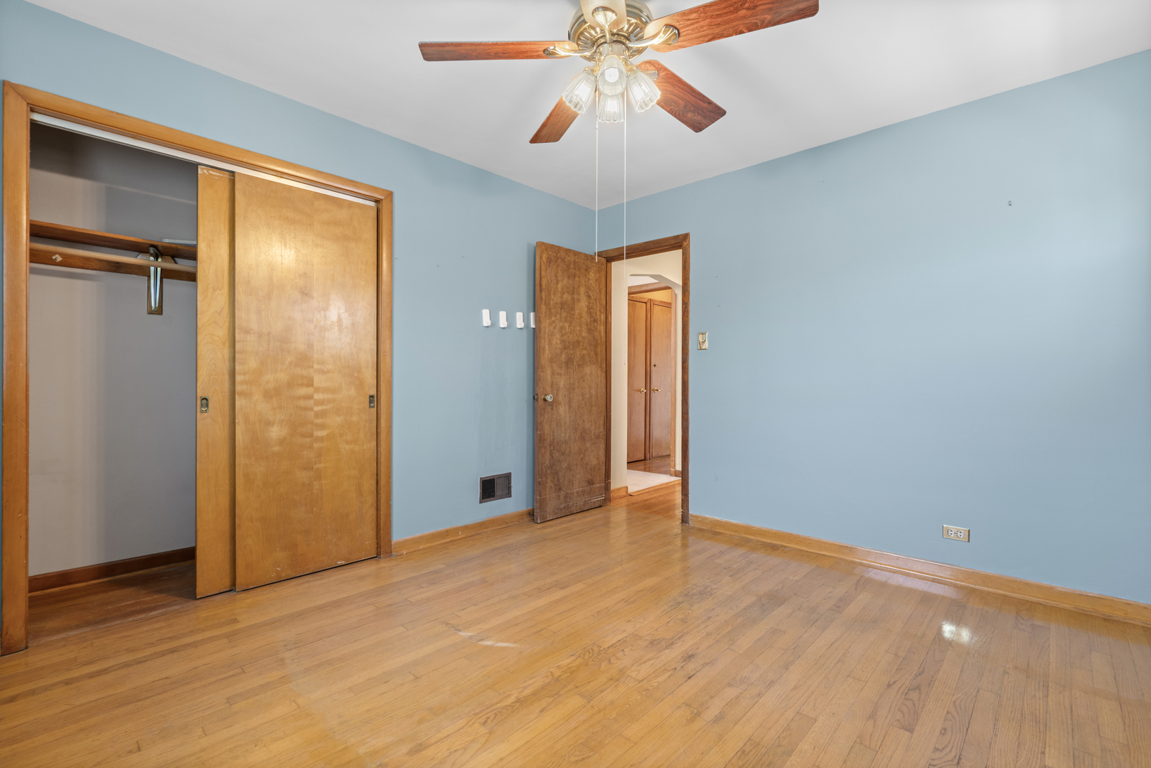 4017 Oak Park Avenue Property Photo 6