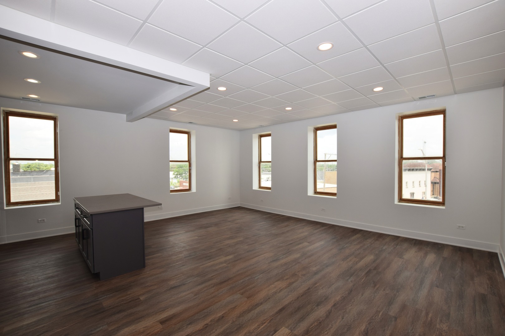 100 S State Street C Property Photo 5
