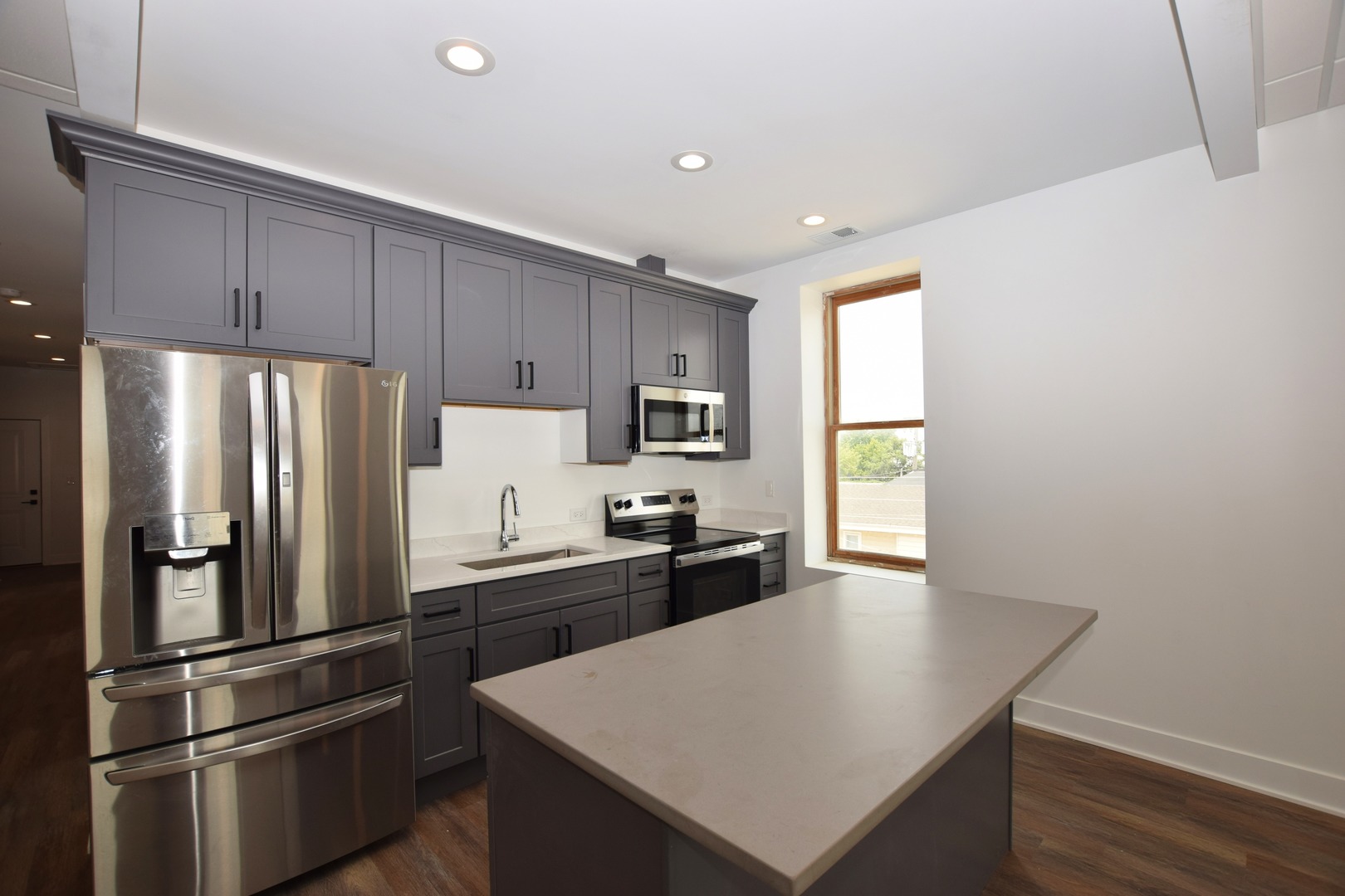 100 S State Street C Property Photo 7