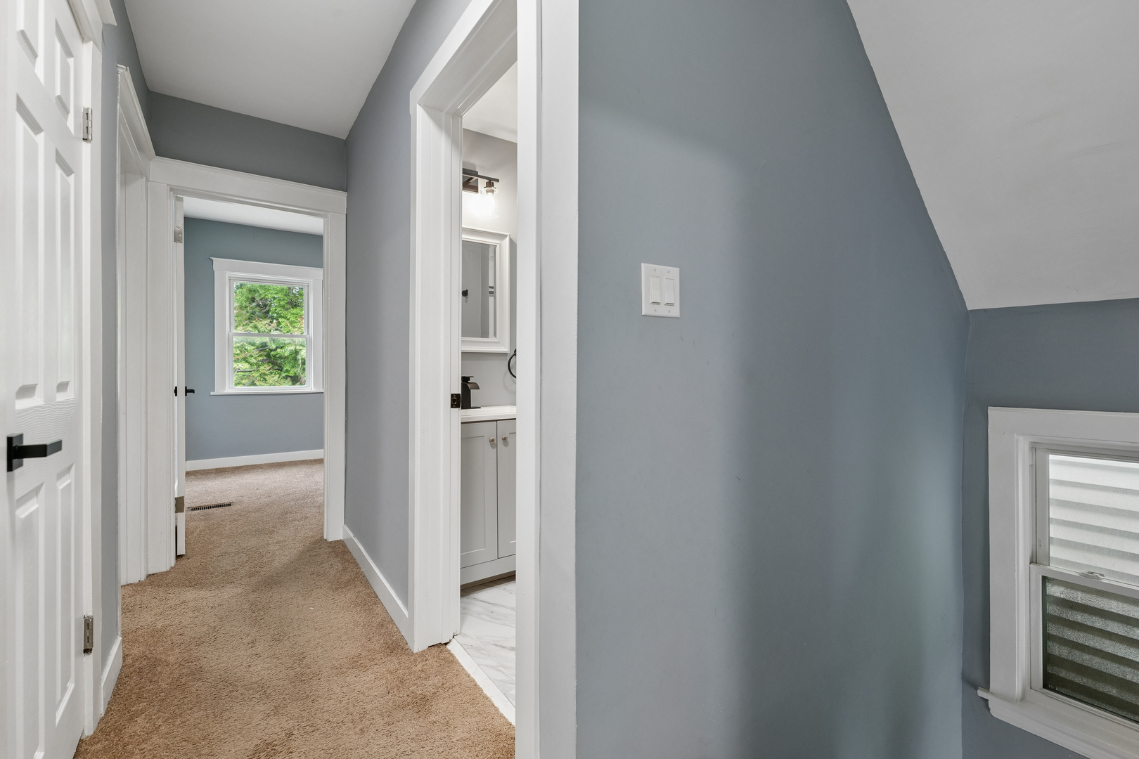 7005 S Eberhart Avenue Property Photo 9