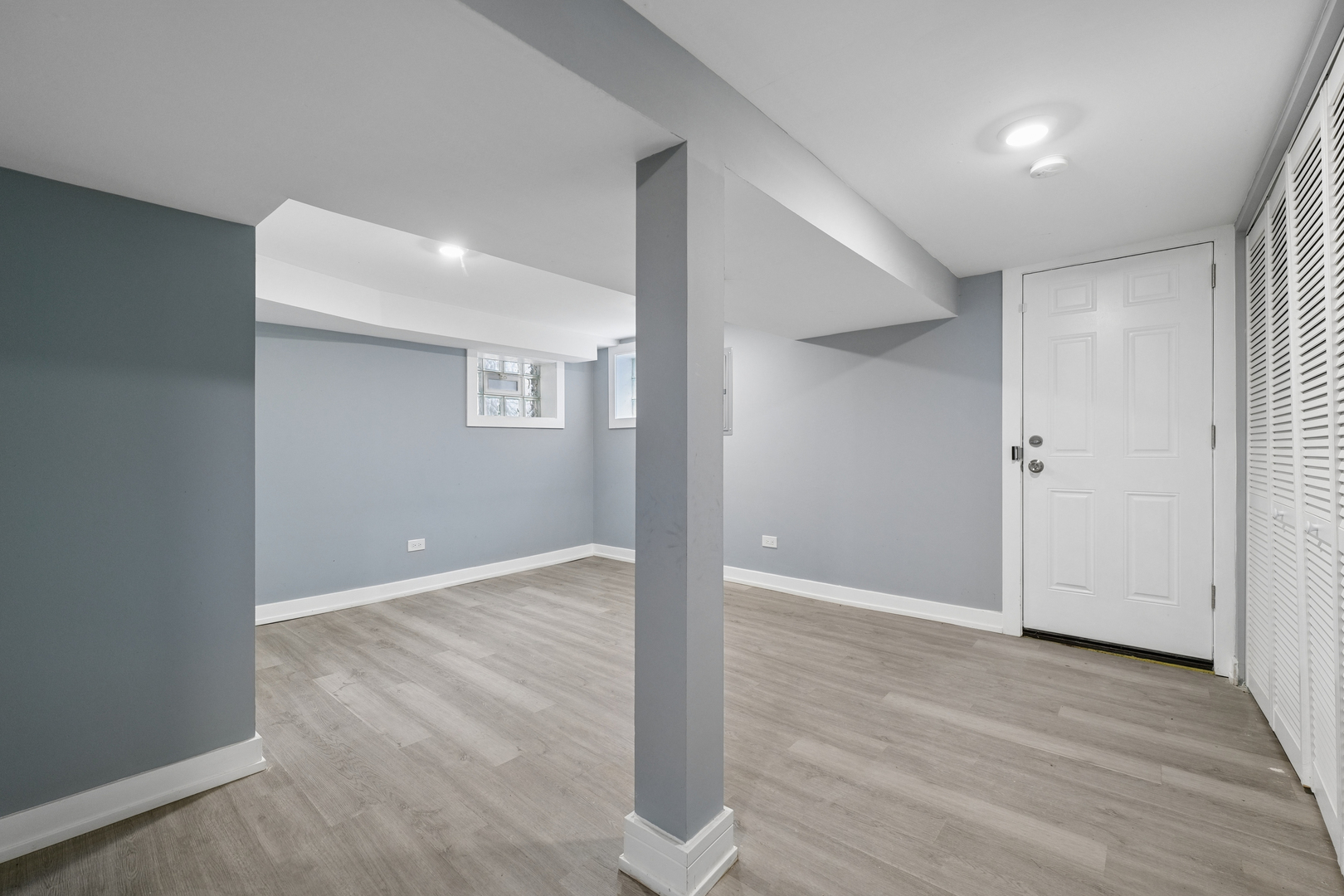 7005 S Eberhart Avenue Property Photo 13