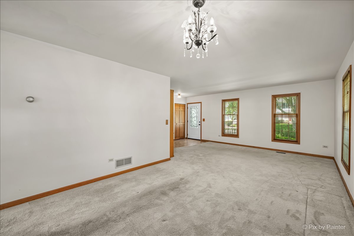 221 Foxmoor Road Property Photo 4