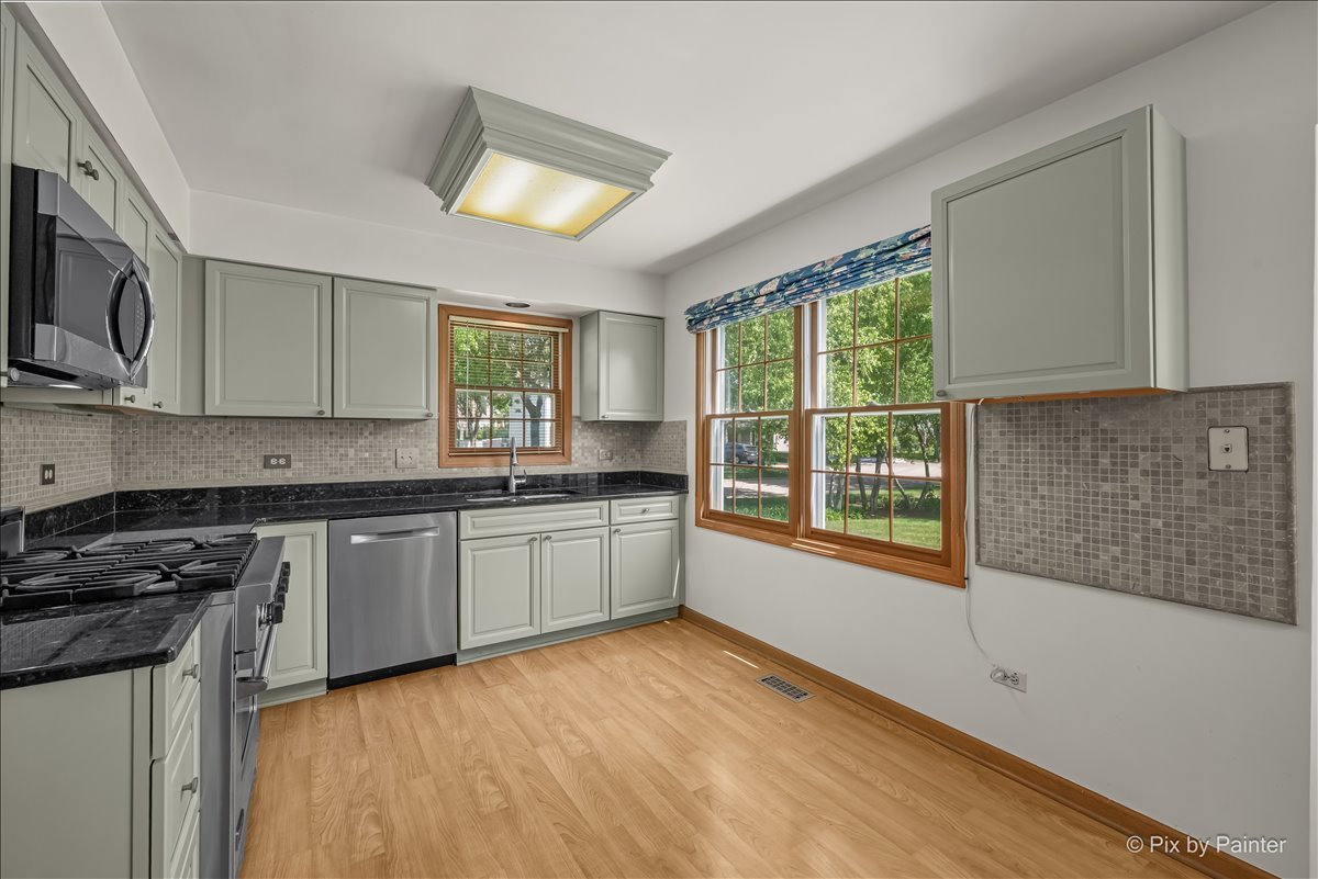 221 Foxmoor Road Property Photo 7
