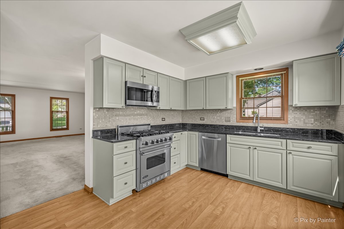 221 Foxmoor Road Property Photo 8
