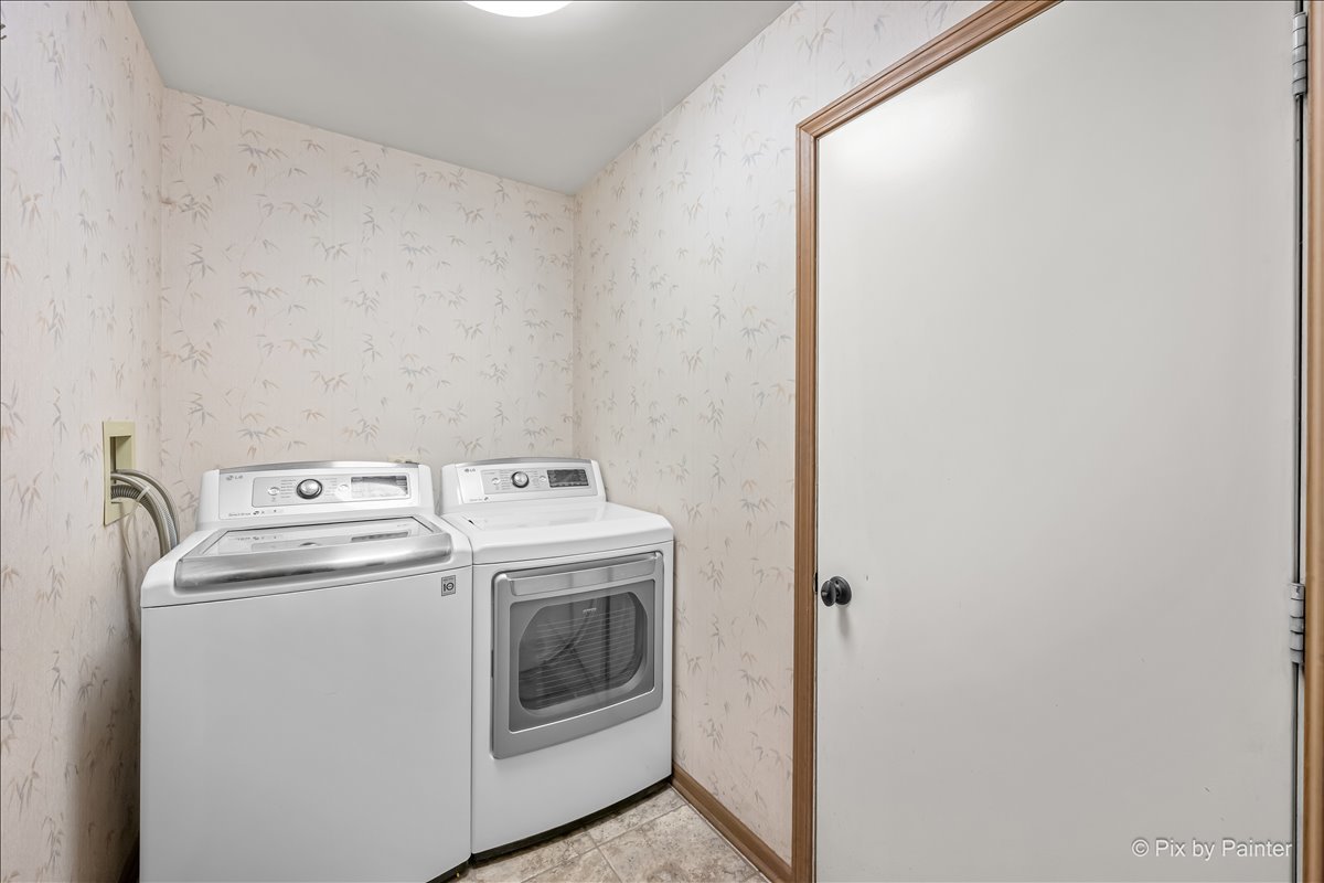 221 Foxmoor Road Property Photo 24