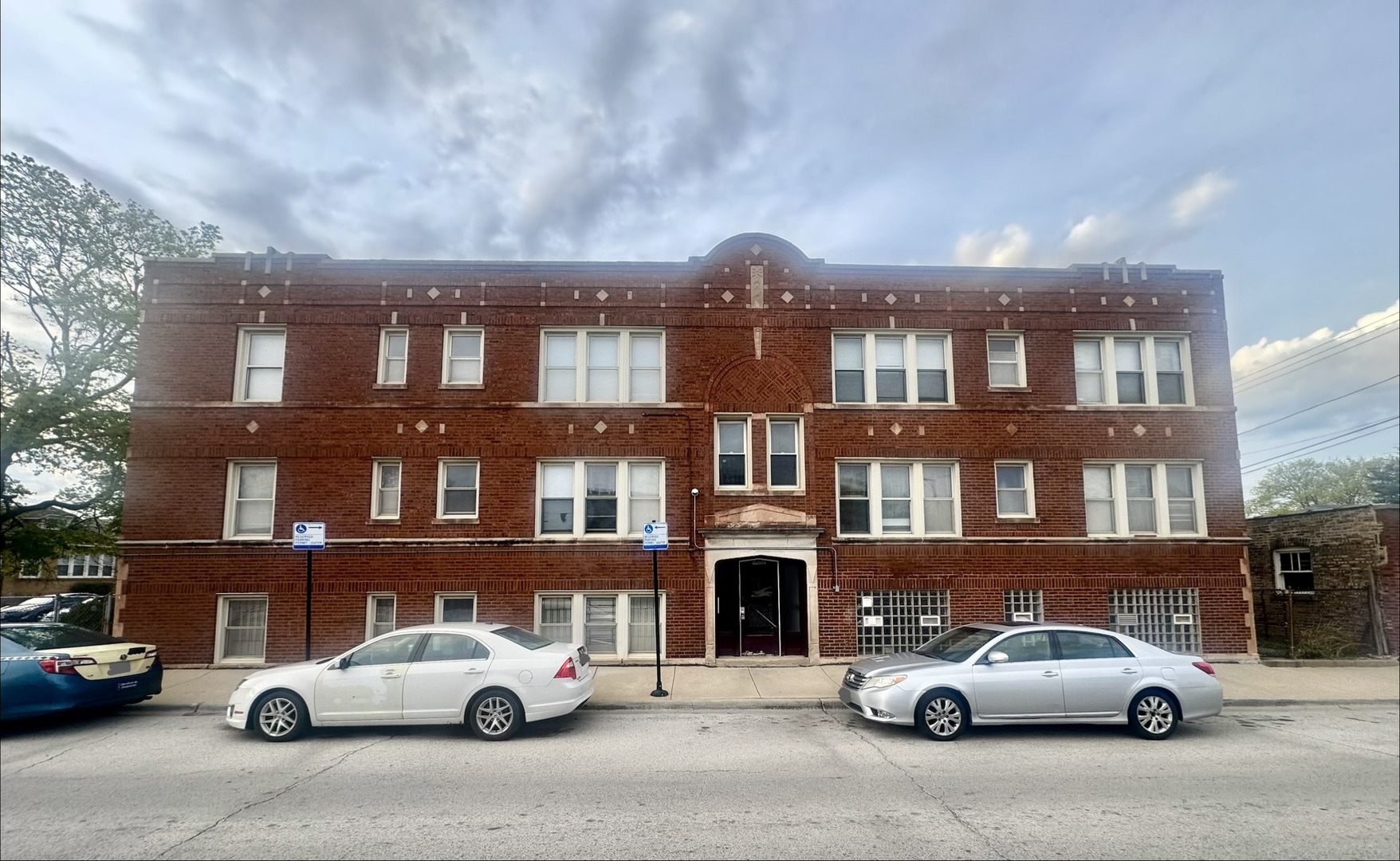 1526 W 89th Street Property Photo 1
