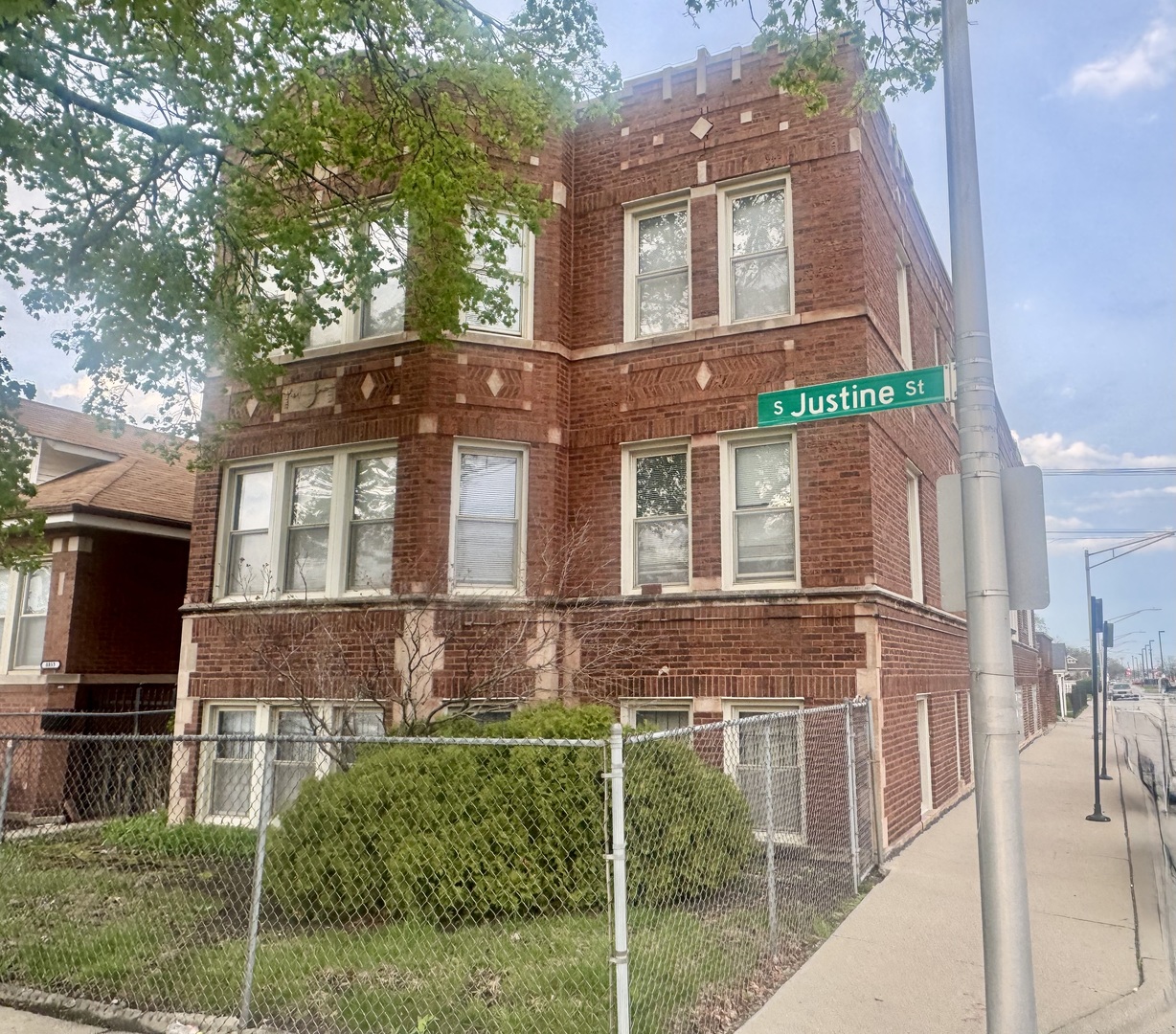 1526 W 89th Street Property Photo 2