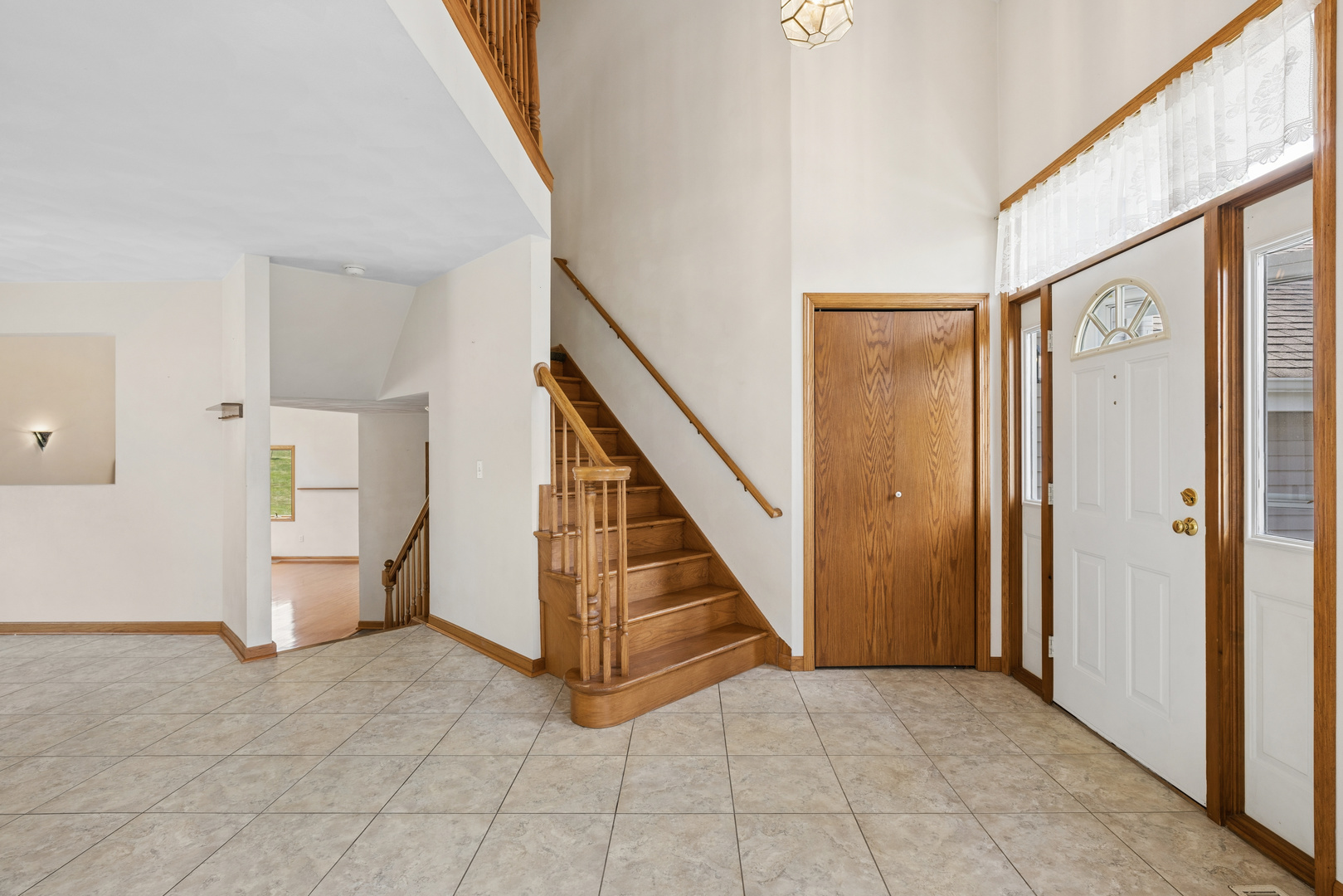 539 Creekview Lane Property Photo 6