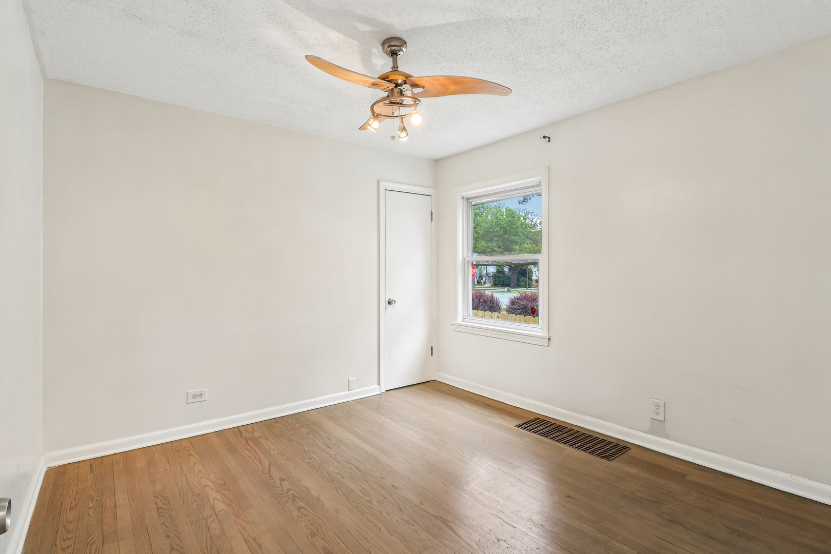 1107 W 101st Street Property Photo 36