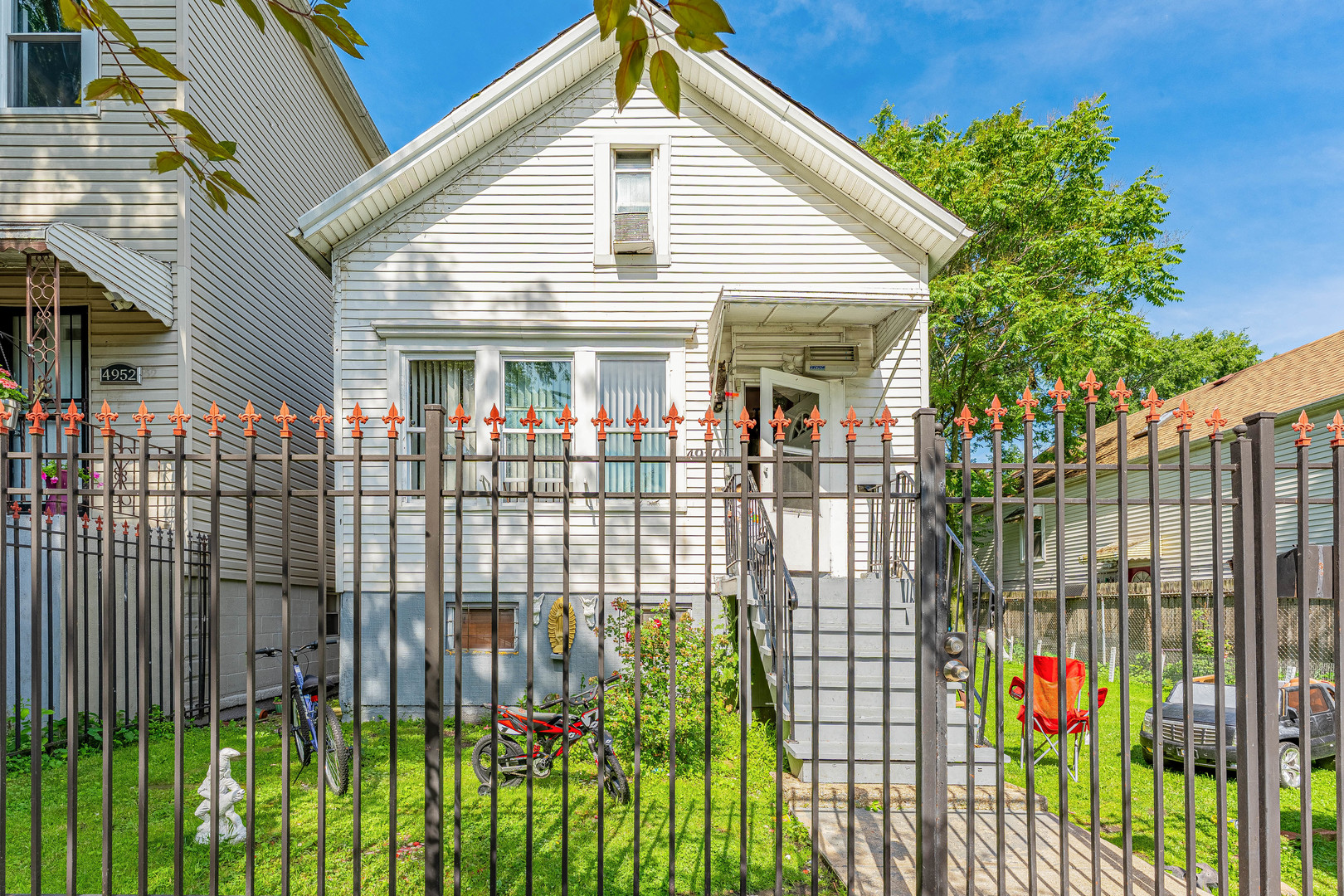 4950 S Marshfield Avenue Property Photo 1