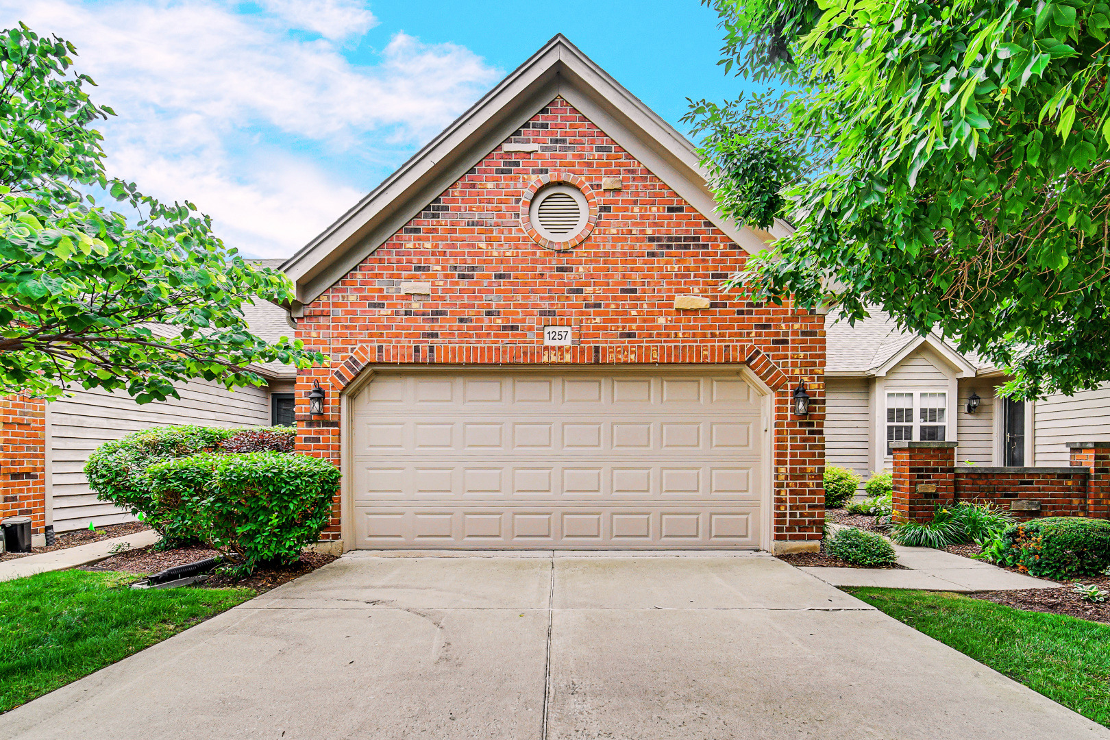 1257 Oakleaf Court Property Photo 1