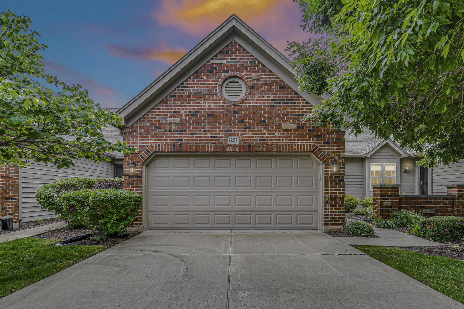 1257 Oakleaf Court Property Photo 3