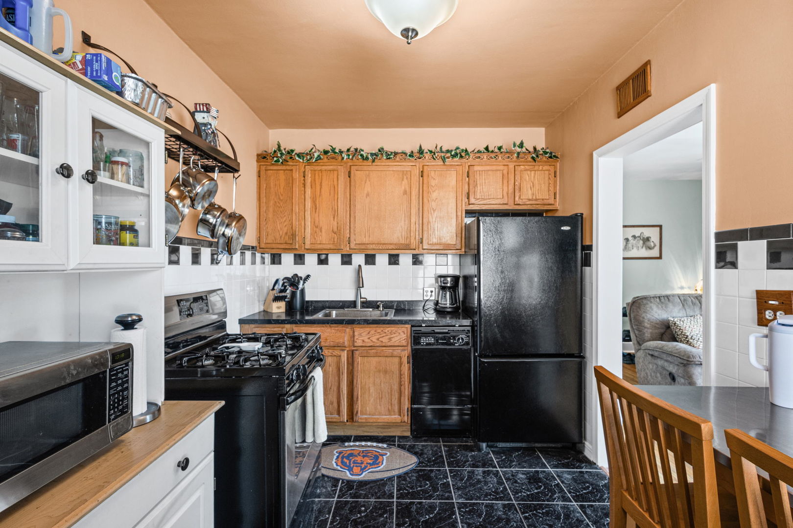 5148 N Monitor Avenue 303 Property Photo 6