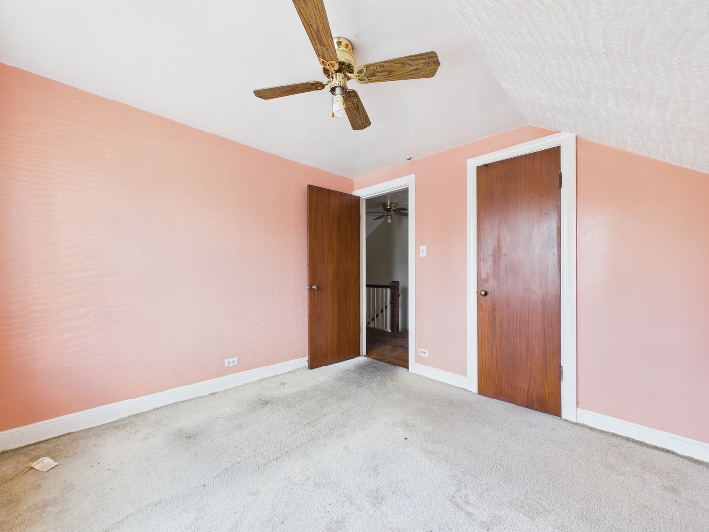 8156 S Paxton Avenue Property Photo 18