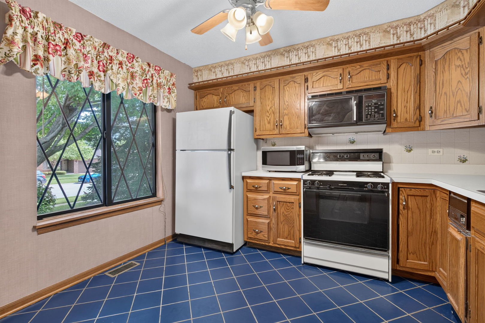 914 Shagbark Road 914 Property Photo 6