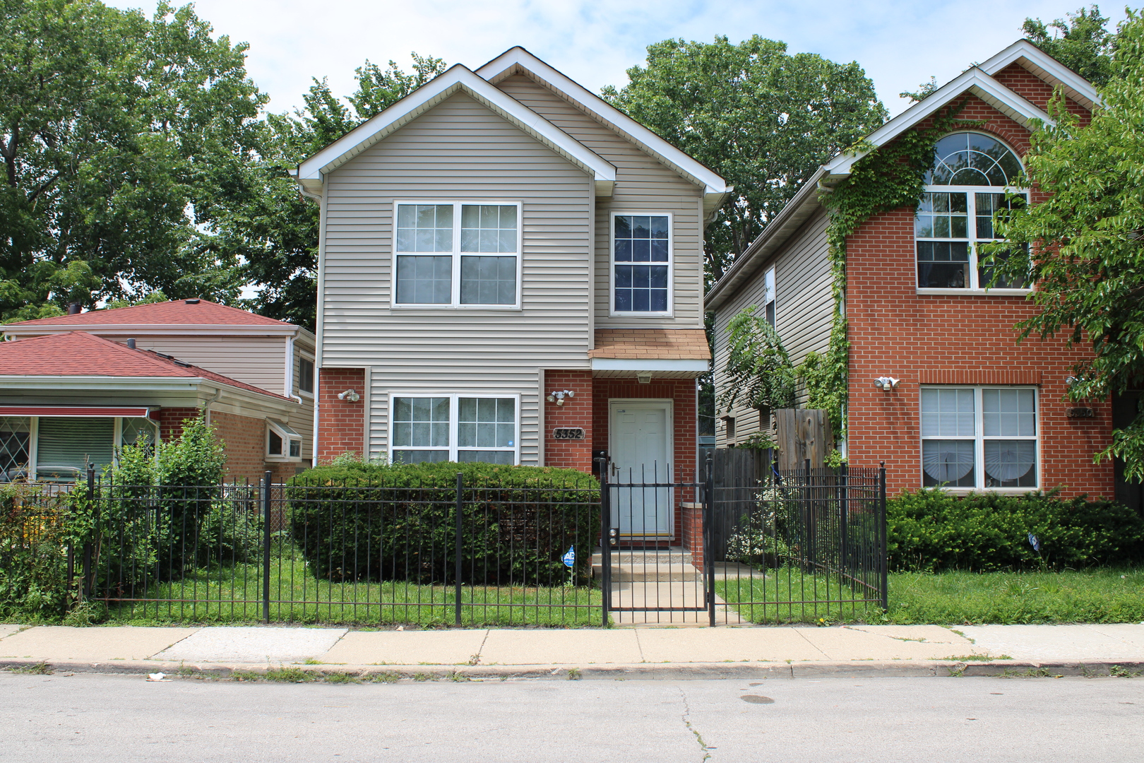 5352 S Shields Avenue Property Photo 1