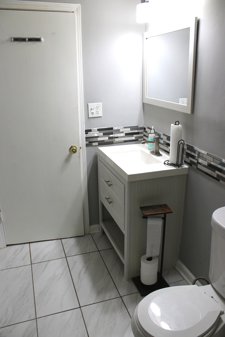 5352 S Shields Avenue Property Photo 5