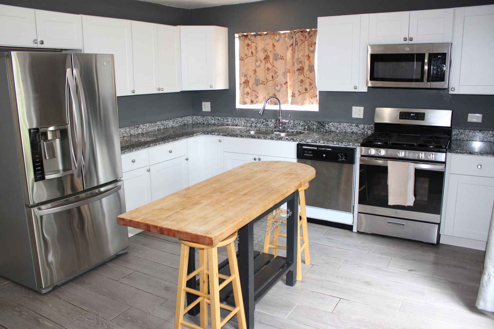 5352 S Shields Avenue Property Photo 6