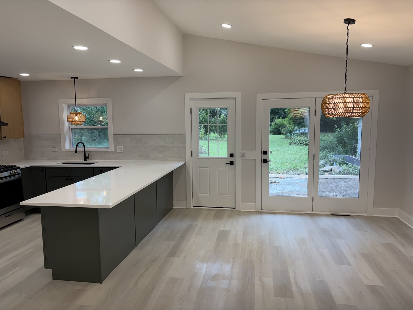 12691775 Property Photo 5