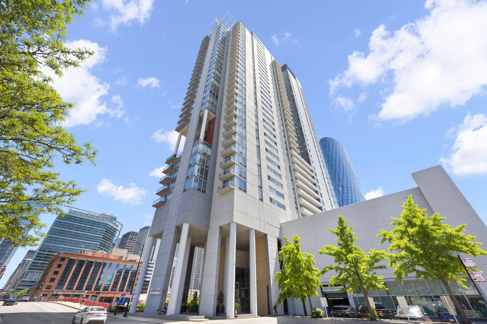 737 W Washington Boulevard 3607 Property Photo 1